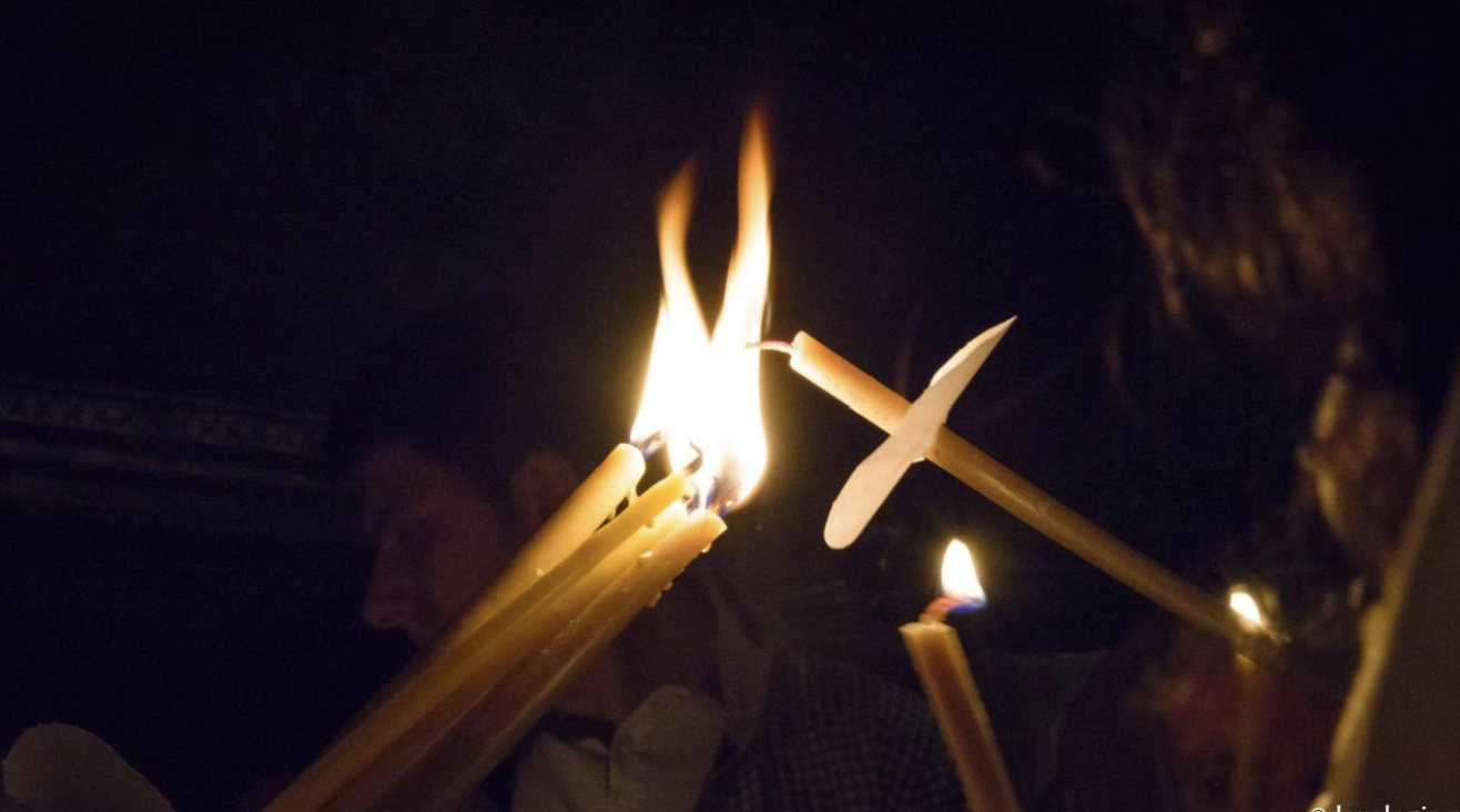 Lumina Sfântă de la Ierusalim ajunge în Sâmbăta Mare: cum este adusă la biserici