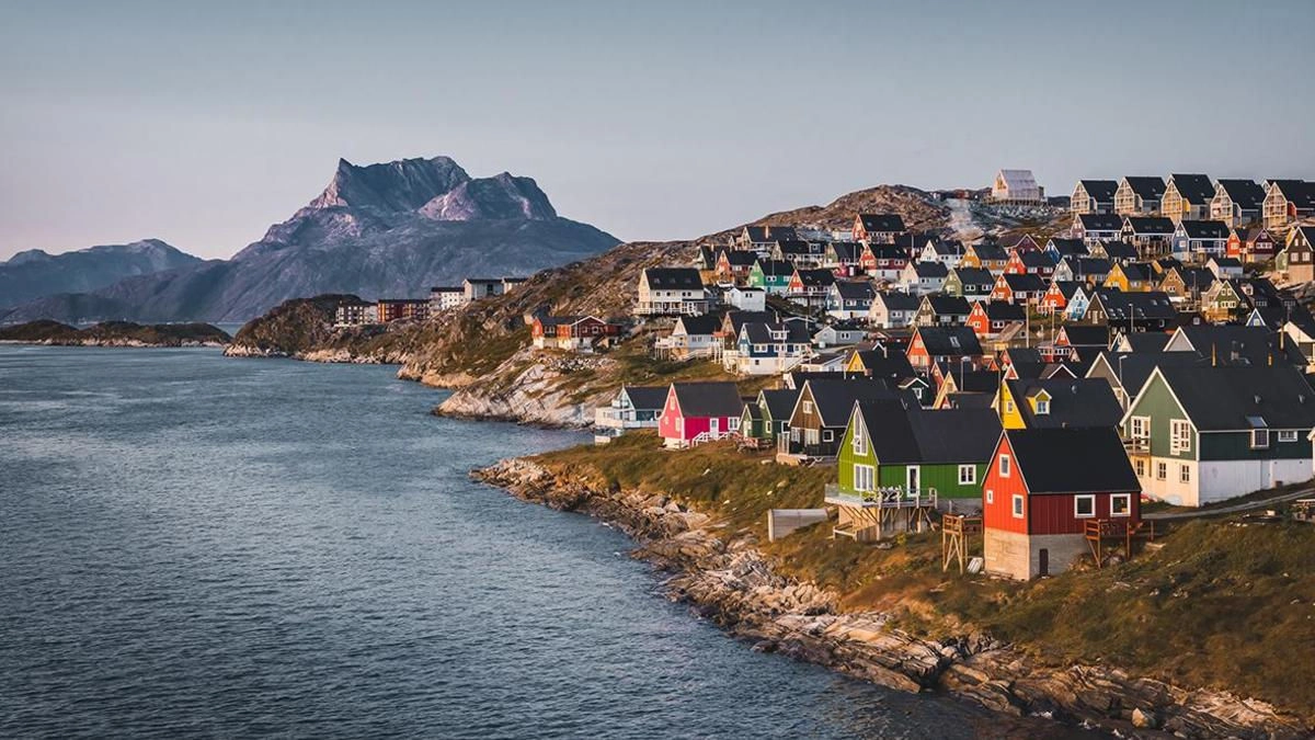 Lucrează americanii cu mâna englezilor? Acord pentru minerale rare cu Groenlanda se face în mare secret