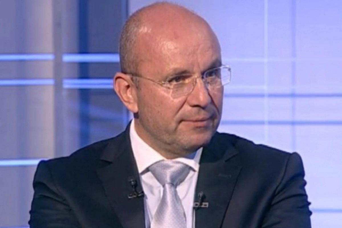 Cozmin Gușă îl demască pe Călin Georgescu, cu dovezi: 'M-a păcălit pe mine, dar a păcălit și oamenii, el n-a vrut ca să se iasă în stradă pentru apărarea democrației!'