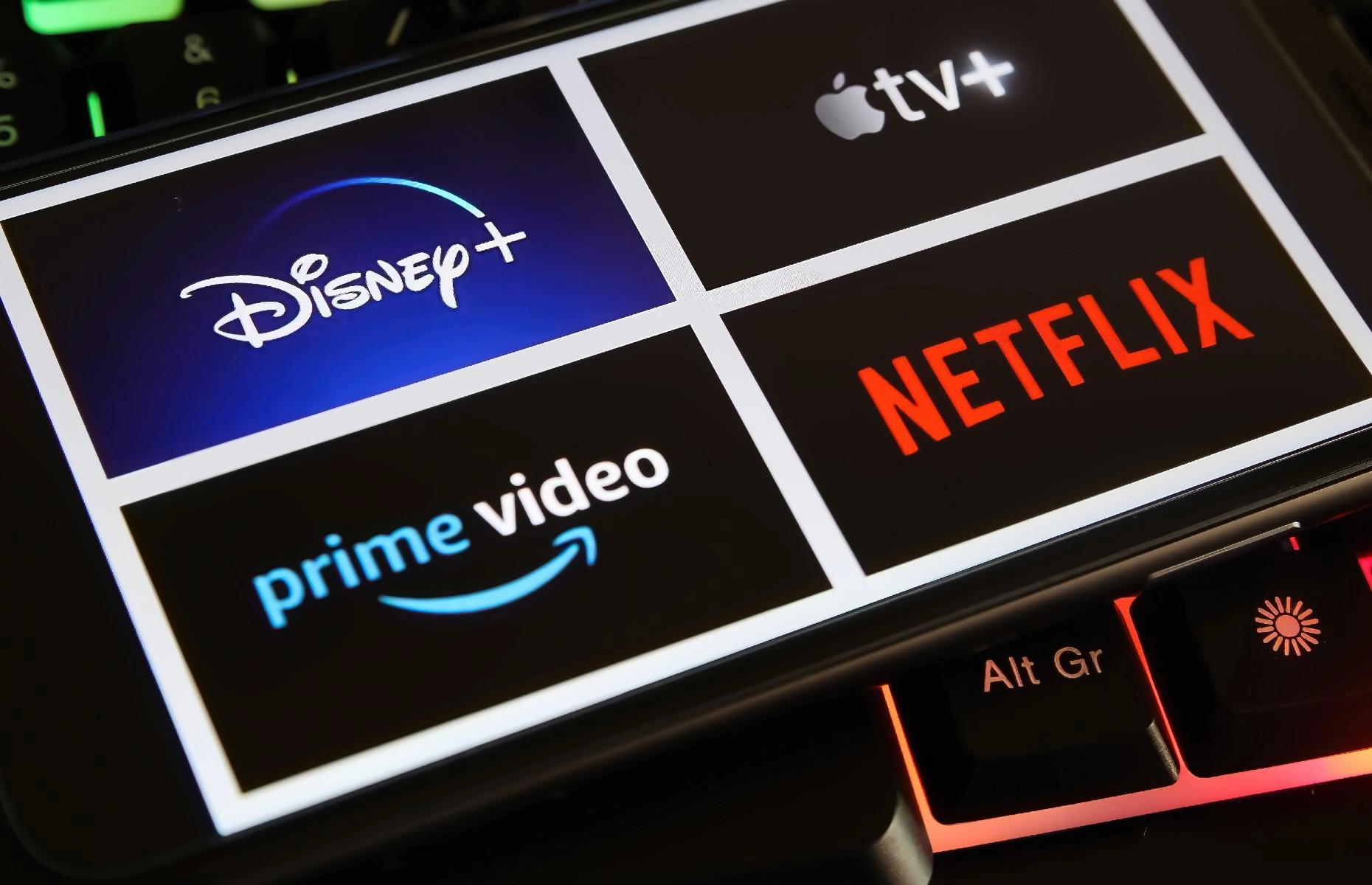 Se pregătește o tranzacție care va schimba total industria de streaming: Se naște un adevărat colos, care va domina autoritar piața