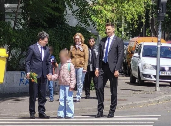 Gândirea critică, 'armă esențială' pentru securitate. Experții în educație reacționează după strategia națională de securitate a președintelui Nicușor Dan