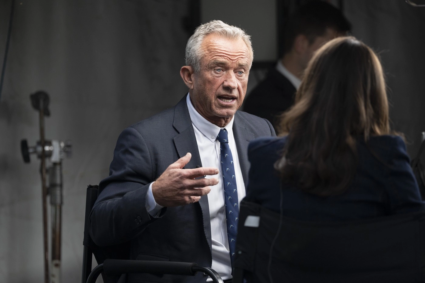 Pesticidele reaprind tensiunile: secretarul sănătății se delimitează de Administrația Trump