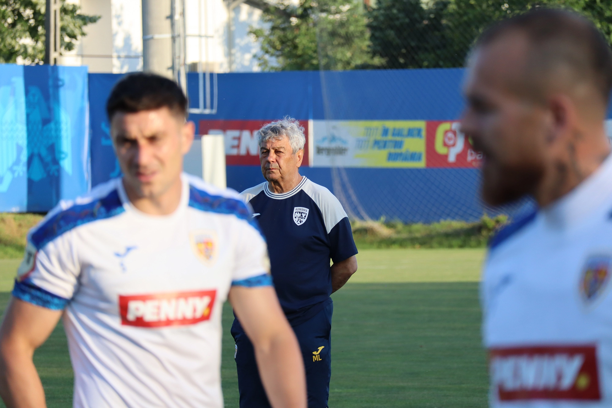 Mircea Lucescu a fost reconfirmat de FRF mână la meciurile din martie