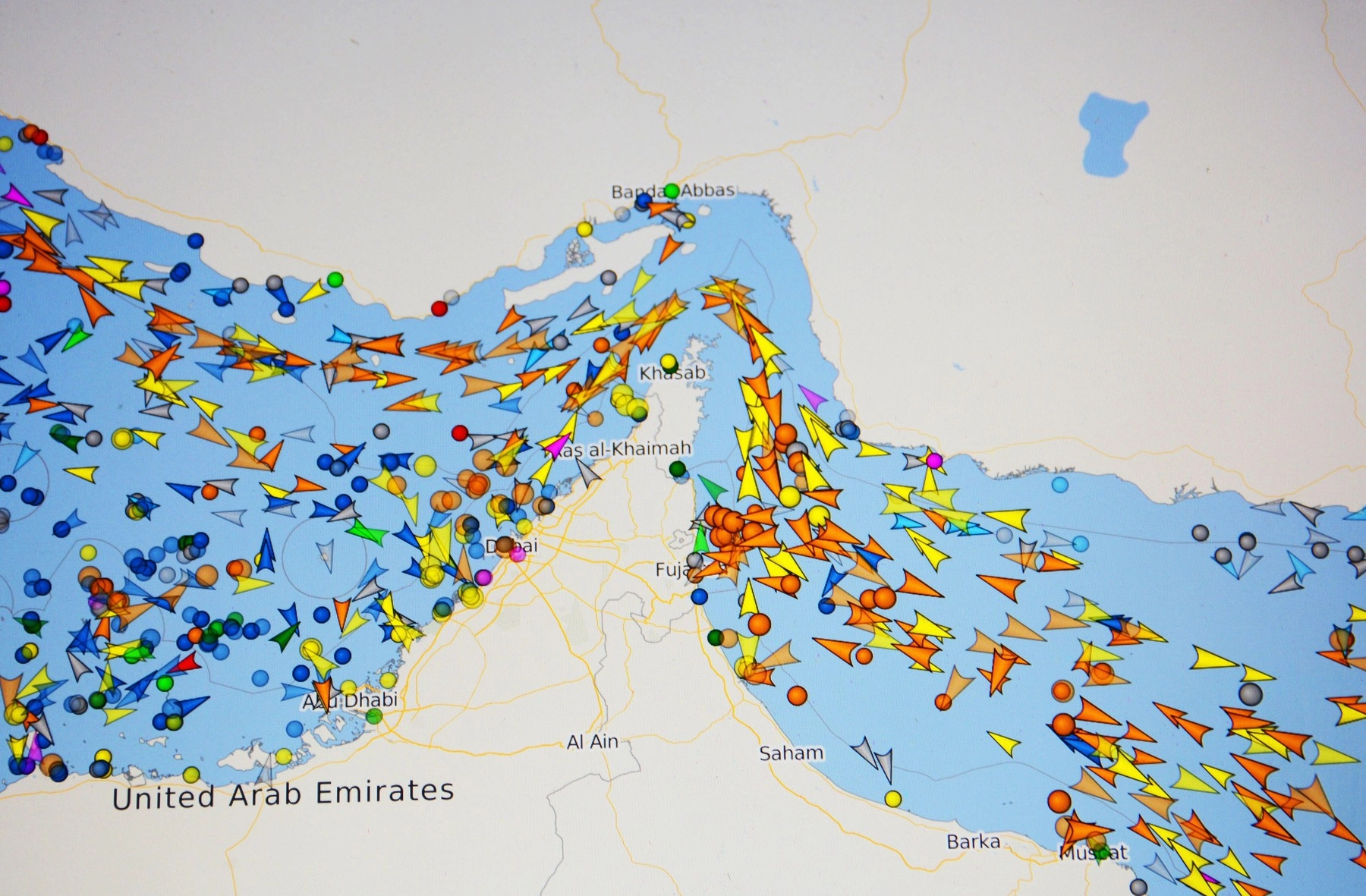 SUA lansează un program de reasigurare de 20 de miliarde de dolari pentru petrolierele care tranzitează Strâmtoarea Ormuz