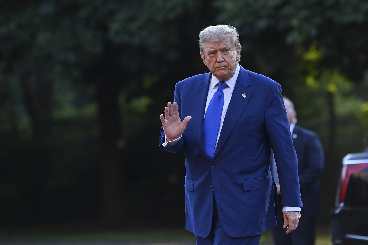 Japonia se pregătește pentru vizita lui Donald Trump - Mingi de golf aurite, camionete americane și un dispozitiv de securitate impresionant