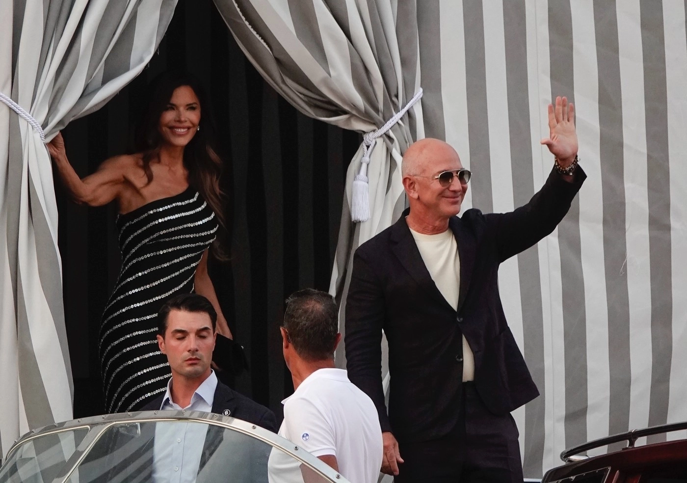 Jeff Bezos vrea să atragă 100 de miliarde de dolari pentru achiziţia şi transformarea companiilor industriale cu ajutorul inteligenţei artificiale