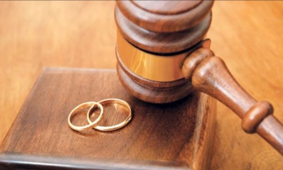 VIDEO FOTO Prezentatoarea TV care a divorțat în secret, surprinsă în ipostaze tandre cu un cunoscut actor de la Pro TV