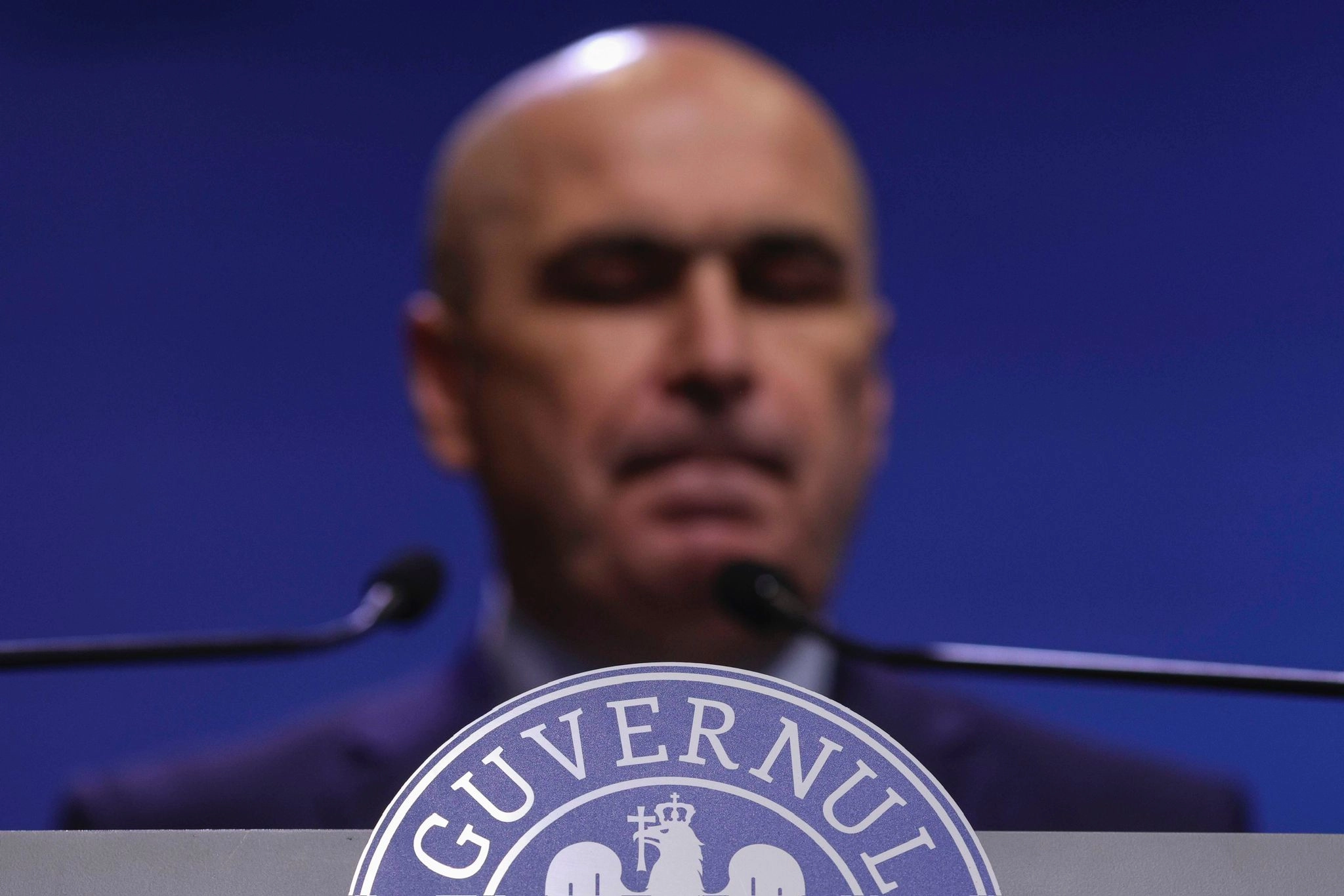 Ieșire tăioasă a unui fost ministru PSD, pe tema înghețării salariului minim: 'Un guvern care negociază sărăcia oamenilor săi nu e serios'/Ce spune Marius Budăi despre ieșirea de la guvernare