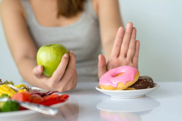 După vacanță, oamenii se năpustesc pe dietele de slăbit. Atenție la trucurile care promit minuni