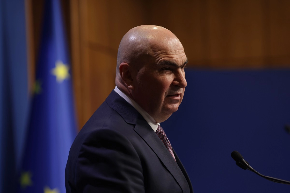 VIDEO Bolojan: 'Măsura de a nu plăti prima zi de concediu medical nu penalizează pacienții, ci gestionează banii în sistemul de sănătate'