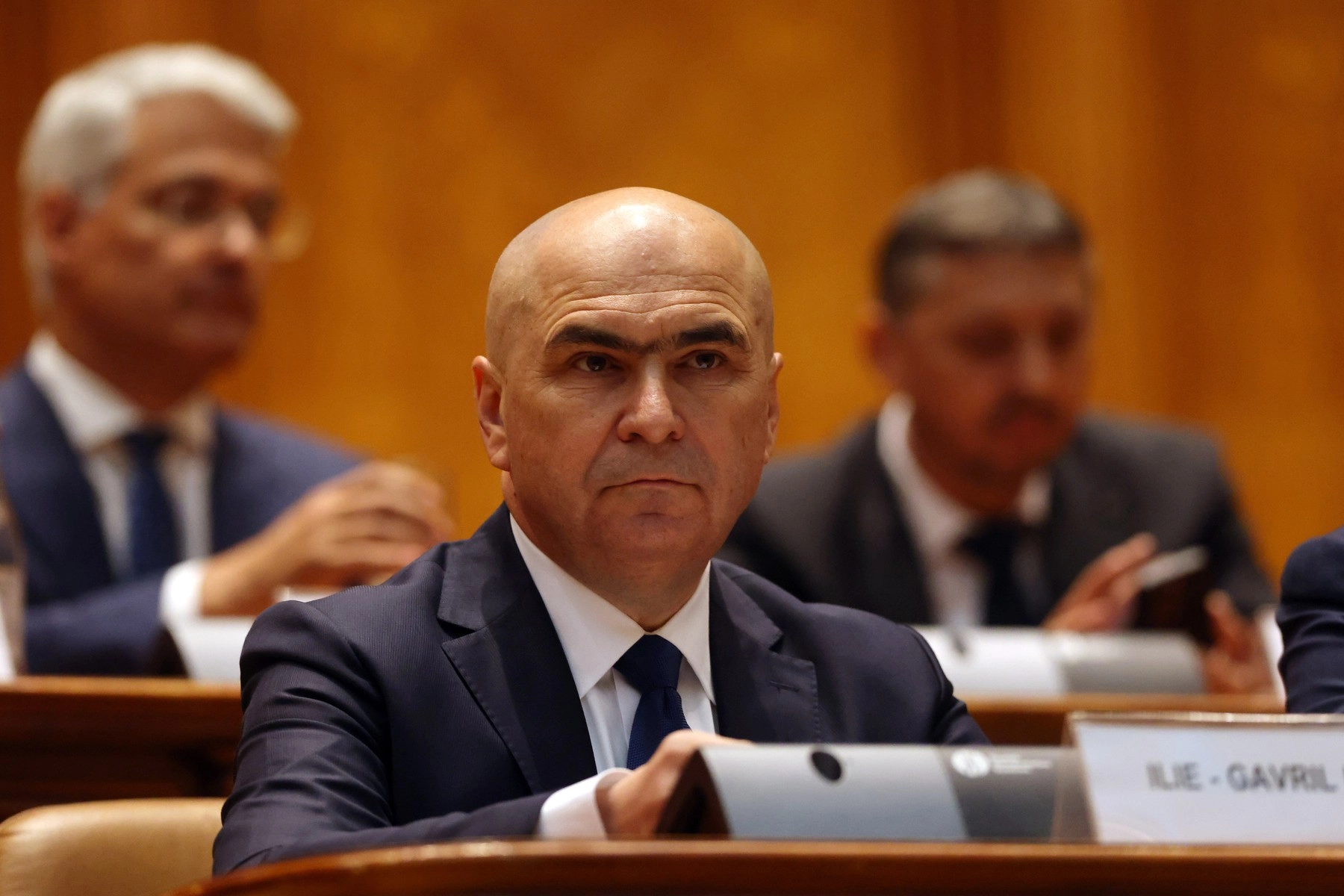 Ilie Bolojan, la tribuna Parlamentului: La fel cum frumusețea nu scuză prostituția, nici inteligența nu scuză lipsa de caracter