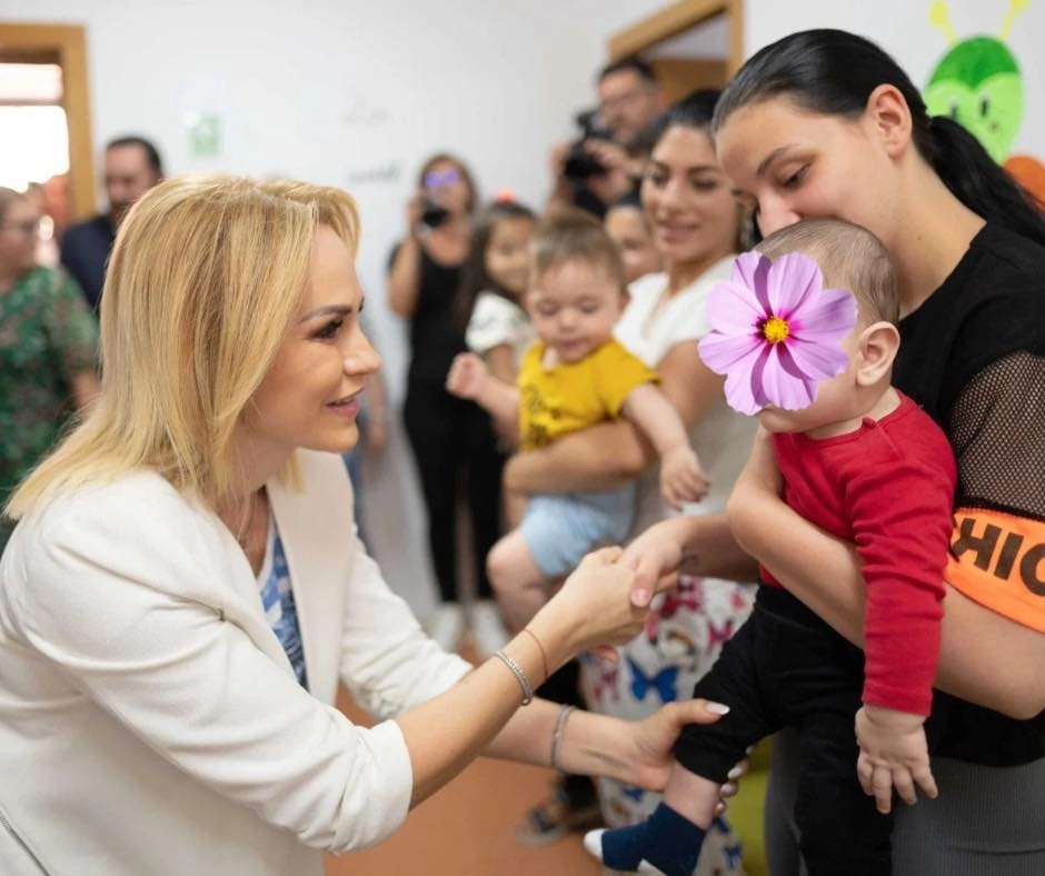 Gabriela Firea îndeamnă românii să participe la consultarea europeană privind Garanția pentru Copii: 'Fără vocea voastră, deciziile rămân departe de realitate'