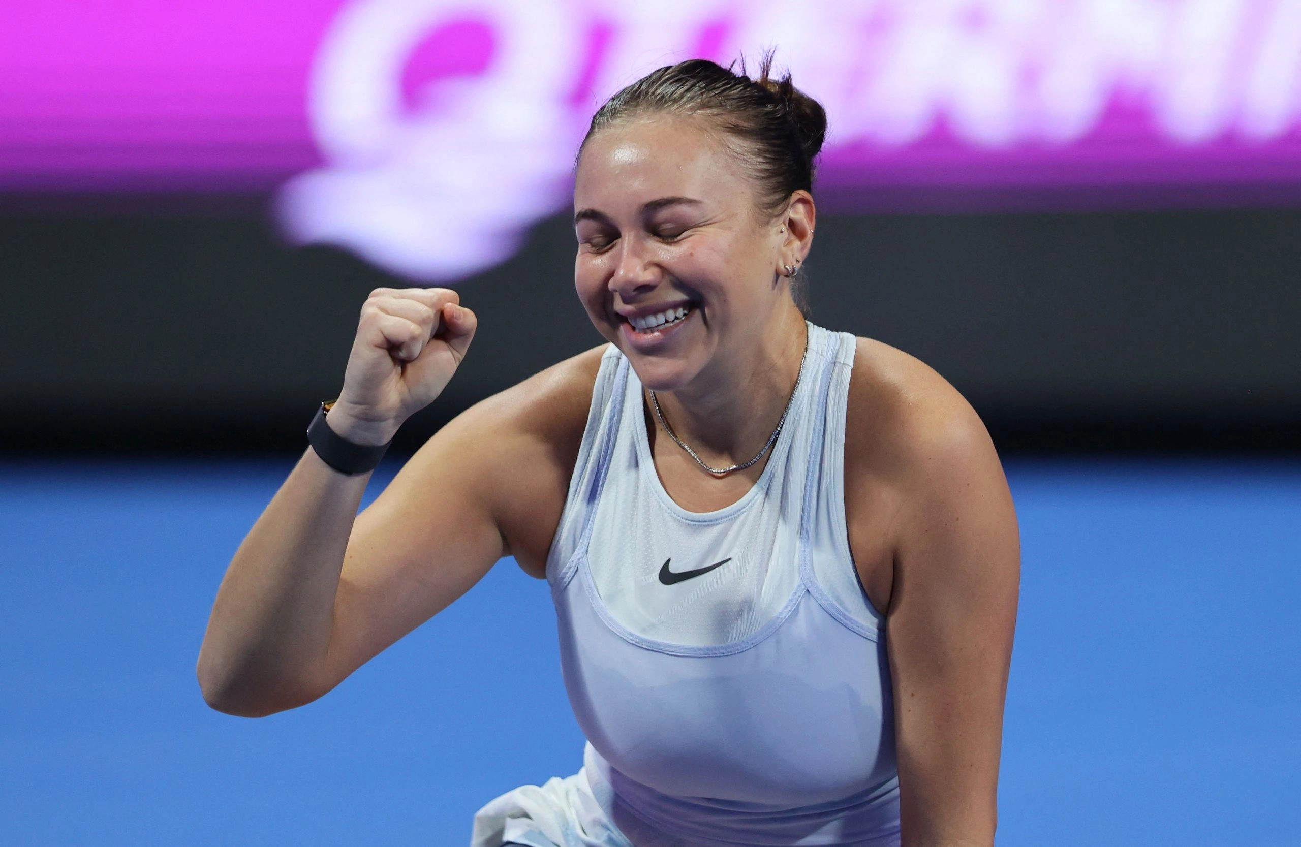 Amanda Anisimova o învinge pe Iga Swiatek și va juca în semifinale la Turneul Campioanelor