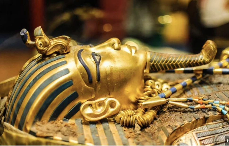 VIDEO Vocea care a trezit un faraon: Cum a povestit Howard Carter, la BBC, întâlnirea cu Tutankhamon după 3.300 de ani