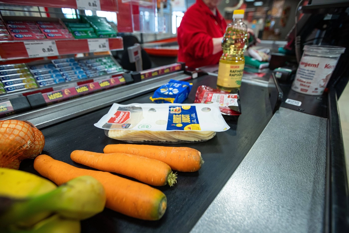 Plafonarea adaosului se va prelugi. PSD a câștigat, premierul a cedat presiunii făcute de social-democrați susținuți de UDMR (surse)