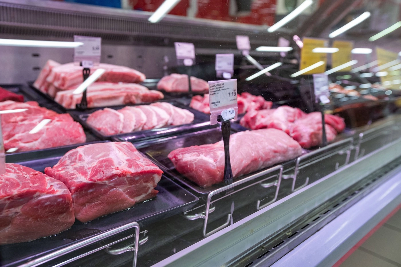 Meat production increases for pigs, sheep, goats, poultry, it drops for cattle in October 2025