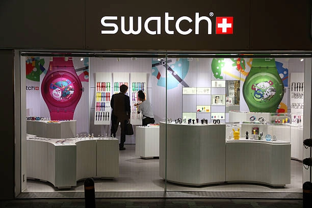 Swatch lansează un ceas cu cifrele inversate pentru a ironiza taxele vamale americane