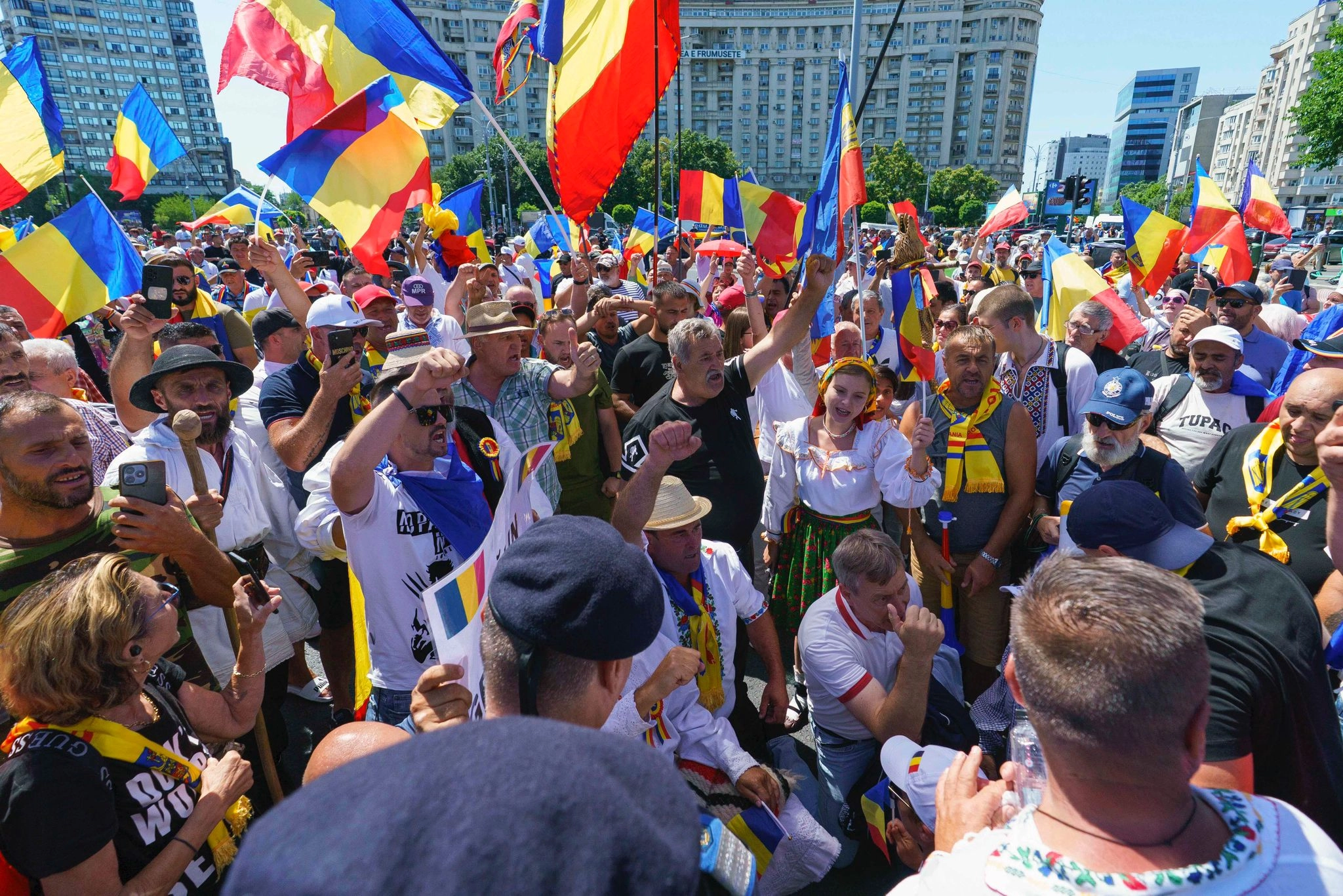 Protest masiv în București: mii de sindicaliști ies în stradă împotriva austerității. Vor fi restricții de trafic