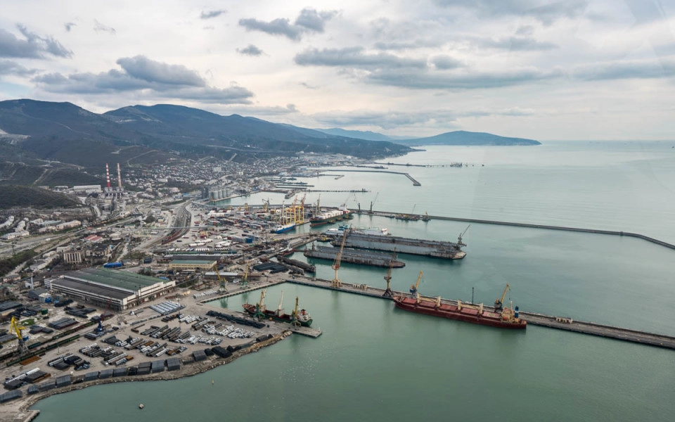 Portul Novorossiisk a reluat încărcările de petrol, după atacul ucrainean care a dus la o suspendare de două zile