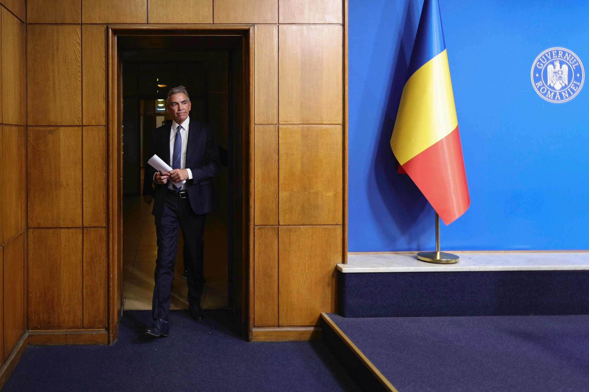 De la „șpaga de supraviețuire” la disciplină personală. Contextul neobișnuit în care a apărut Dragoș Anastasiu