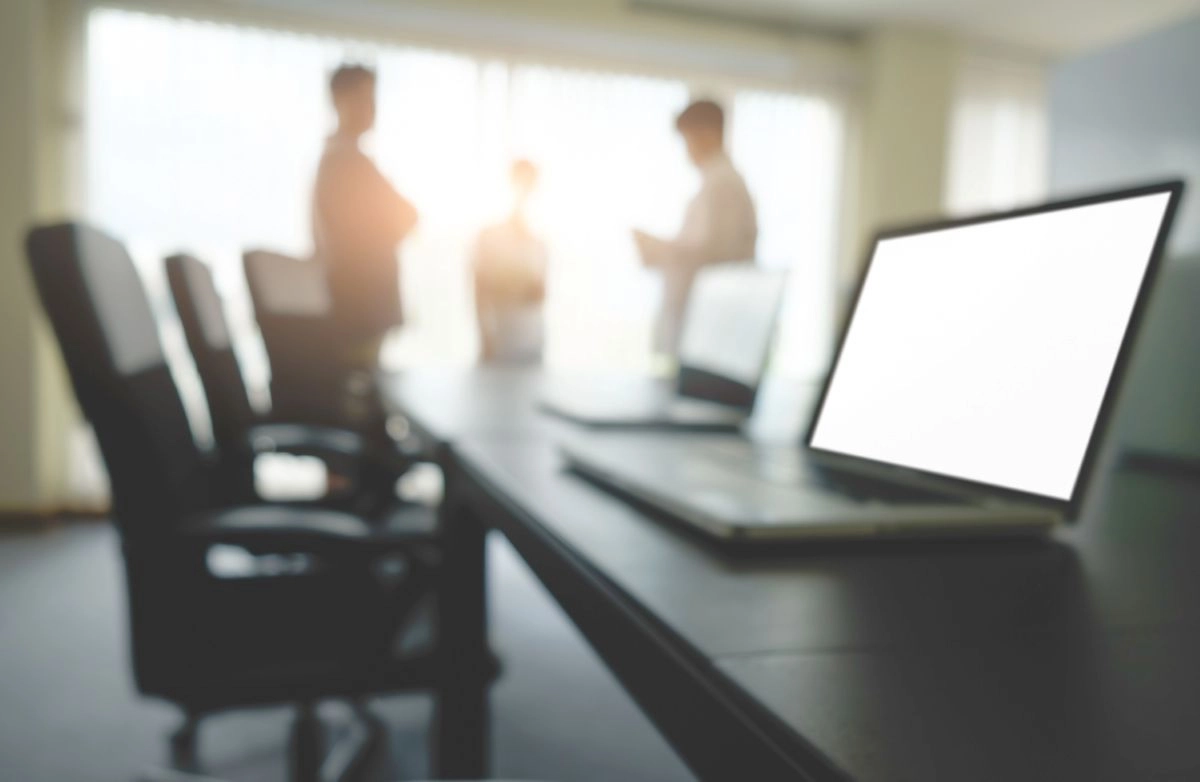 Oferte de muncă de la 165 de agenţi economici la Bursa locurilor de muncă pentru absolvenţi organizată la Bucureşti