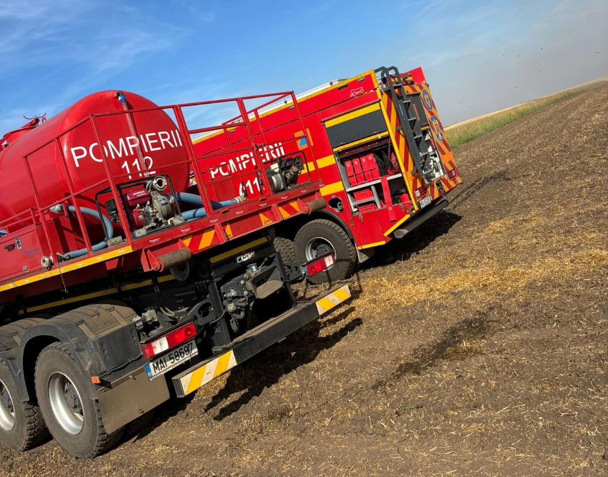 O casă din Teleorman a luat foc după ce proprietara a lăsat nesupravegheat un foc în curte