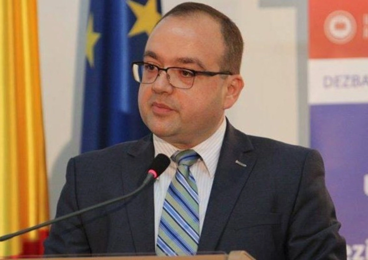 Valentin Naumescu 1200