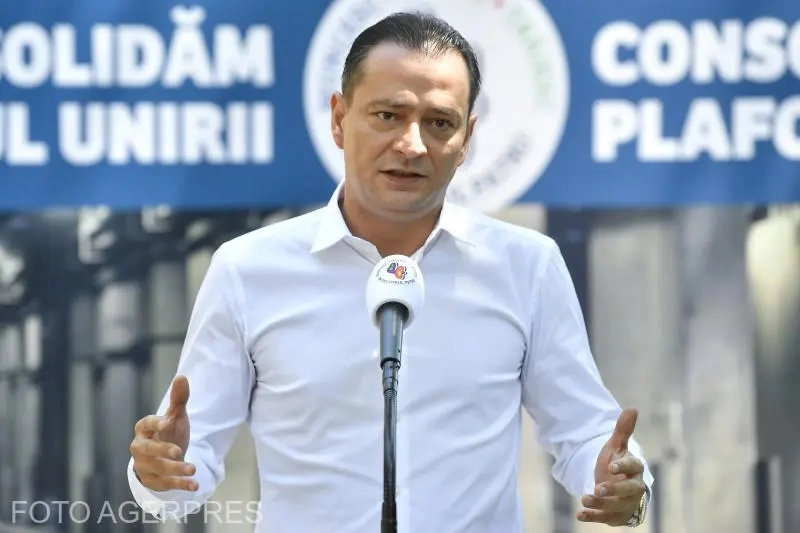 Gheața devine locul faptelor bune! Daniel Băluță susține meciul caritabil de hochei de la Berceni Arena pentru Fundația Renașterea
