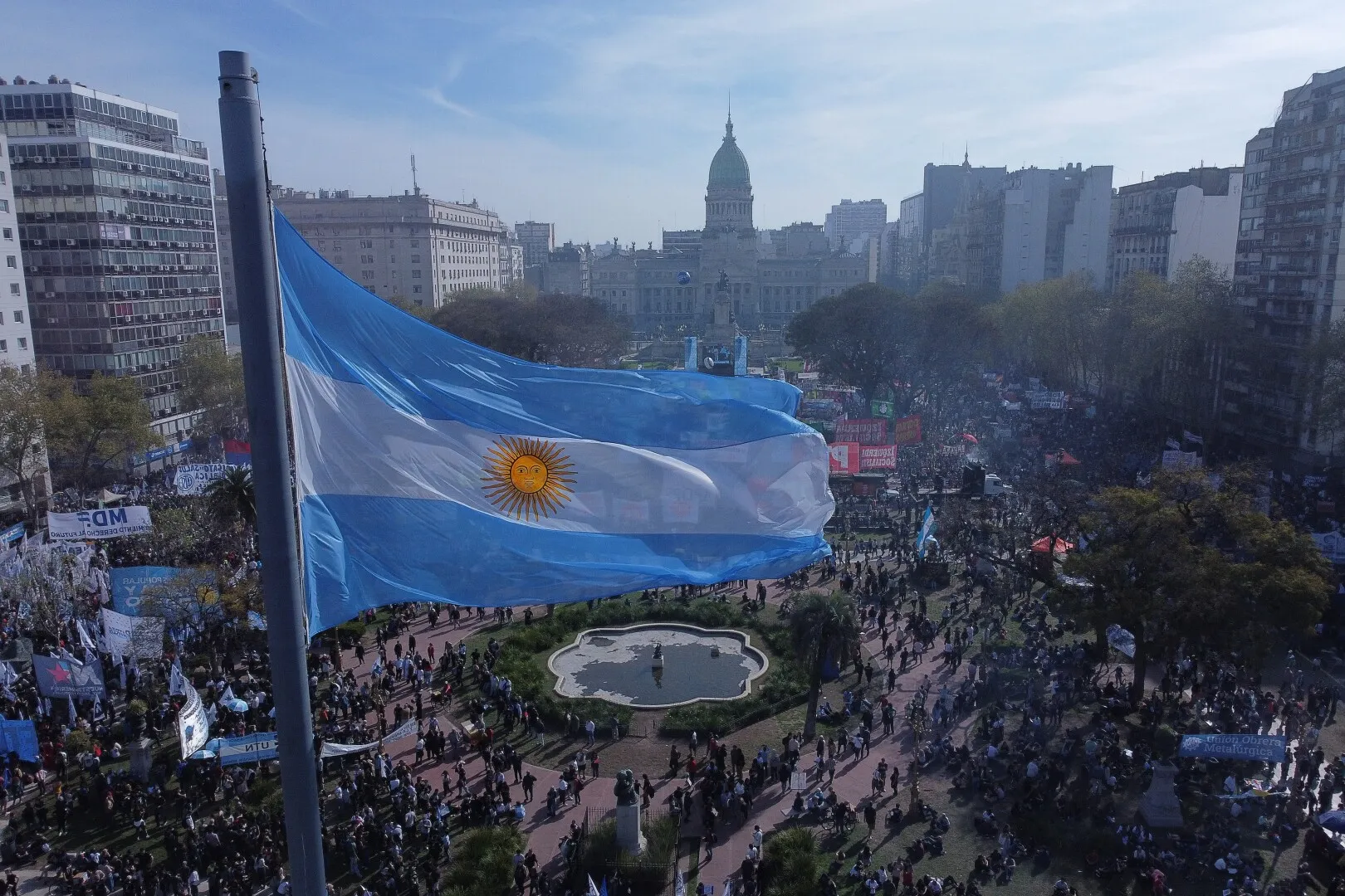 Deputaţii argentinieni resping două vetouri ale preşedintelui Milei privind finanţarea universităţilor şi unui spital