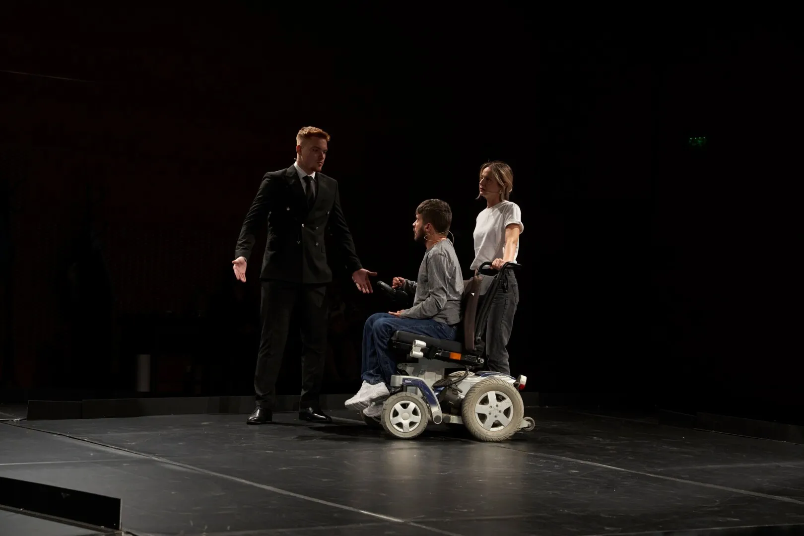 De la cursele de triatlon, în lumina reflectoarelor! Arian Notrețu a debutat ca actor