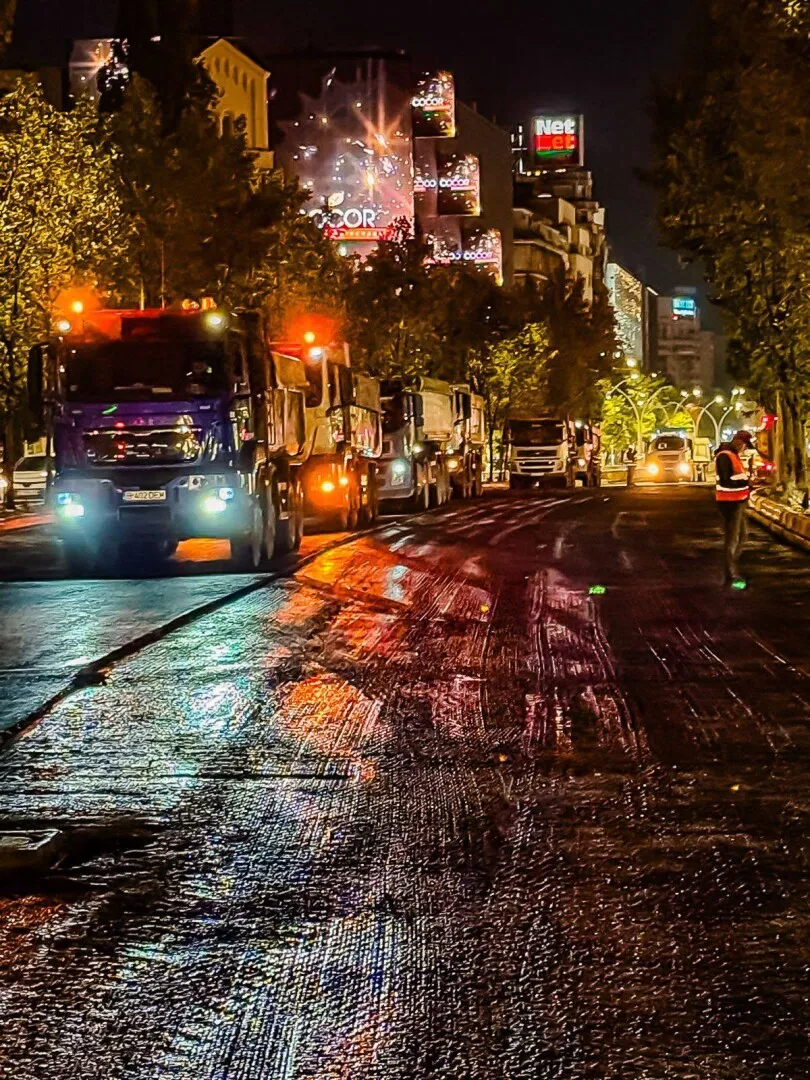 Începe coșmarul șoferilor: primarul Capitalei anunță că se reface asfaltul pe bulevardele din centru. 'Era nevoie urgent de intervenţie'