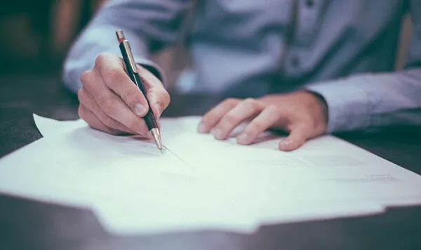 Cetățenii stabiliți în străinătate, termen până pe 30 septembrie pentru a trimite certificatul de viață