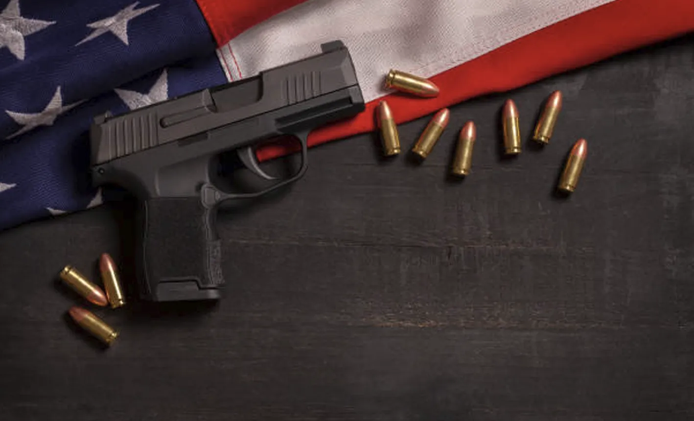 Asasinarea lui Charlie Kirk împarte SUA în două. Trump s-ar putea alege cu un război civil în propria țară”