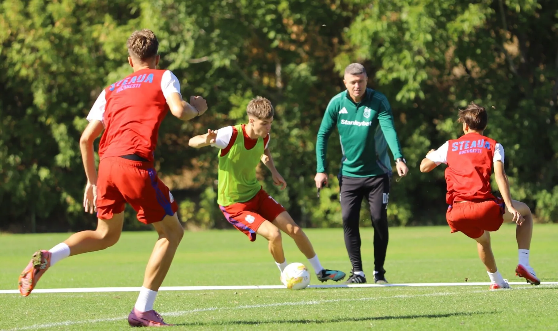 Daniel Oprița și-a făcut praf jucătorii după ce Steaua a pierdut meciul cu Chindia Târgovişte