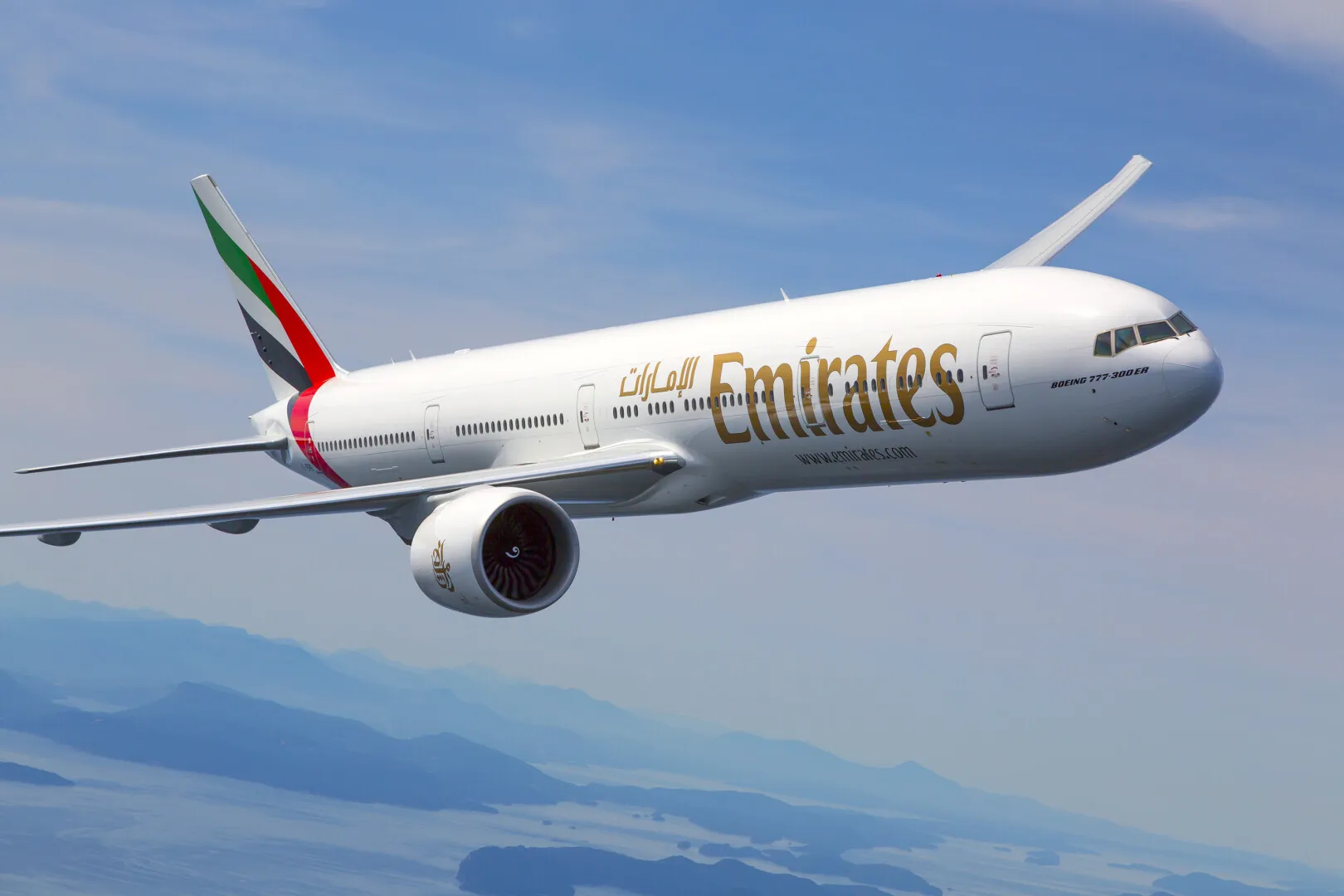 Emirates pariază masiv pe Boeing, cu o comandă pentru avioane de 38 de miliarde de dolari la Dubai Airshow
