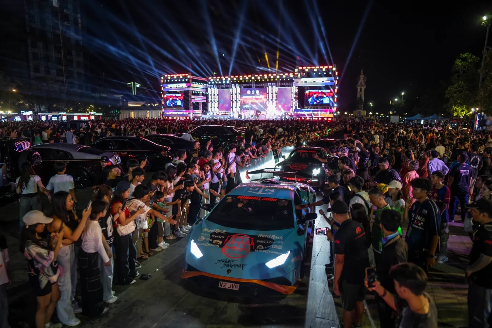 Craiova devine capitala supermașinilor: Gumball 3000 ajunge în România