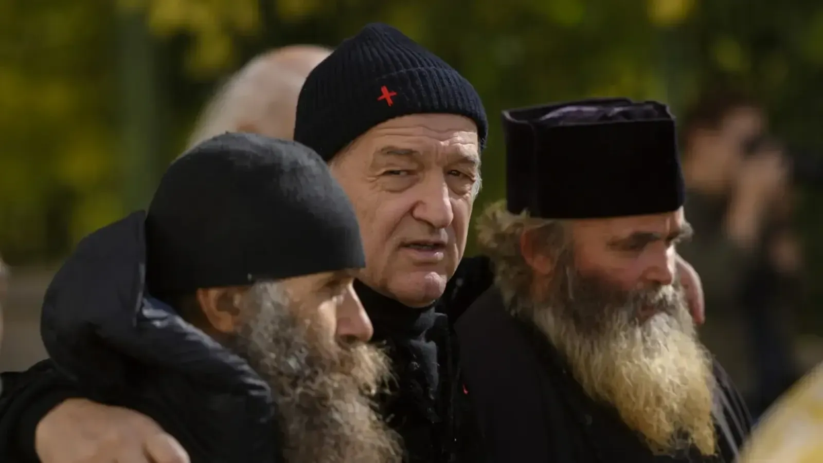 'Dumnezeu ți-a dat 7 puncte!' – Becali, mustrat de un preot apropiat după criza în care se află FCSB