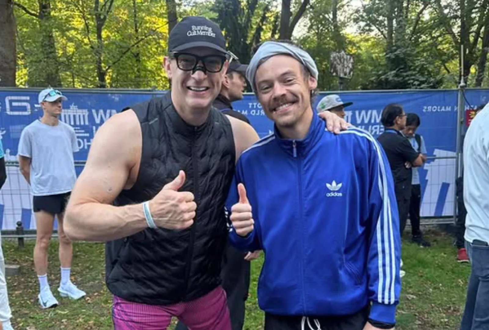 Cântărețul britanic Harry Styles încheie Maratonul Berlinului în mai puțin de trei ore