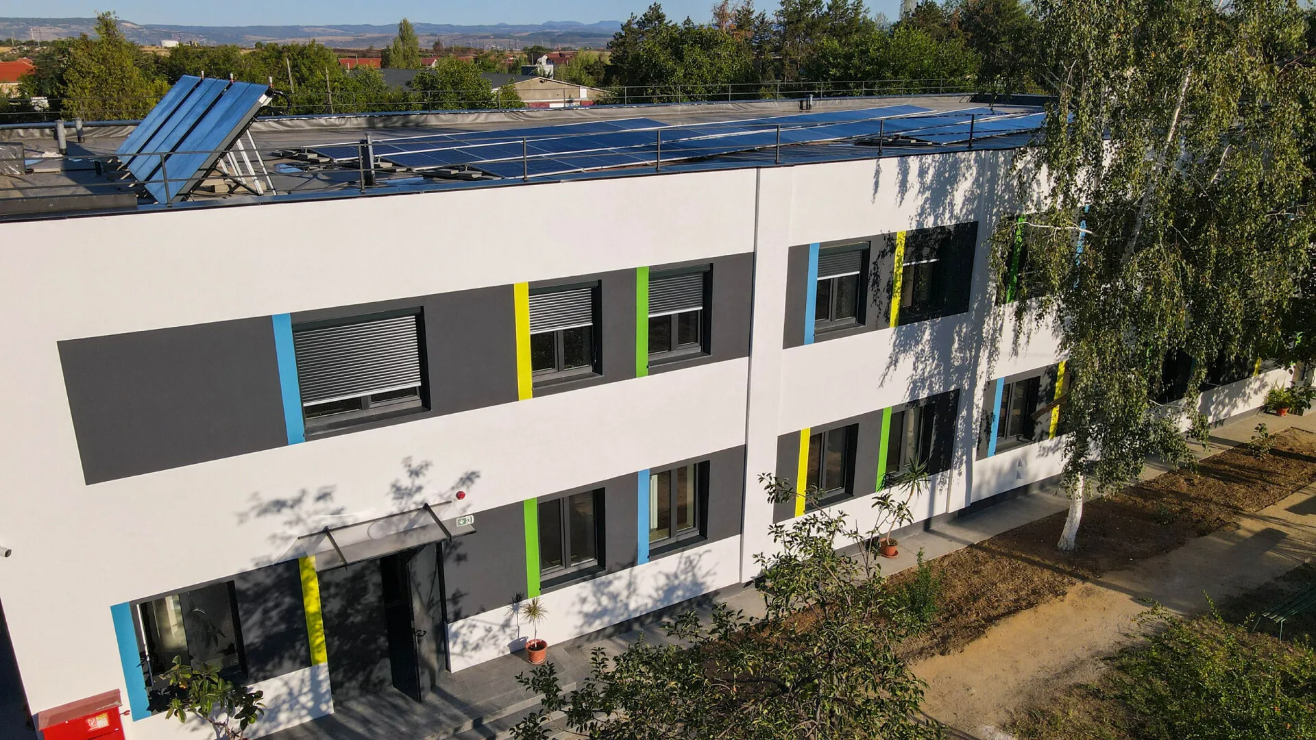 România Eficientă inaugurează o nouă unitate școlară renovată la standard nZEB