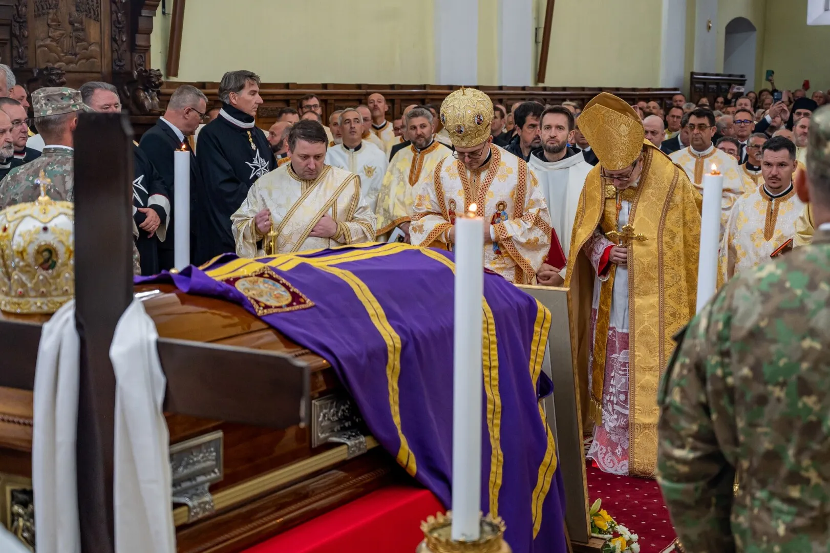 Nicuşor Dan, mesaj la înmormântarea Preafericitului Părinte Cardinalul Lucian Mureşan: Transilvania n-ar fi azi ce este, fără comunitatea şi Biserica greco-catolică