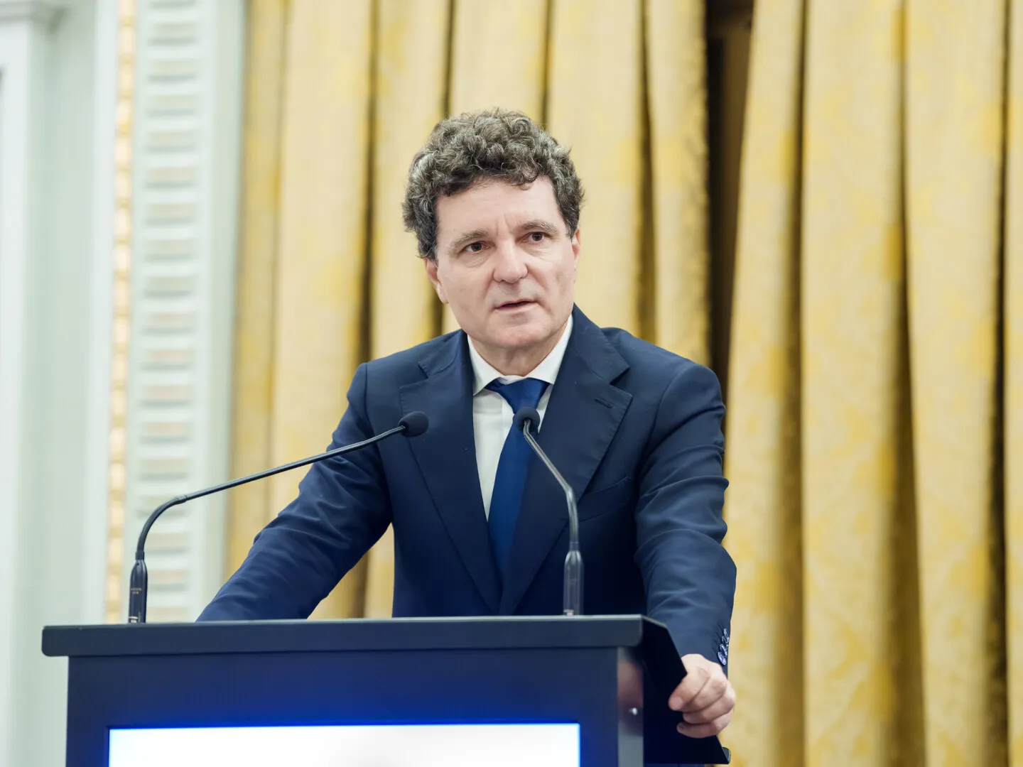 VIDEO Creșterea salariului minim - președintele Nicușor Dan avertizează: „E posibil ca unii să-și piardă locul de muncă!”