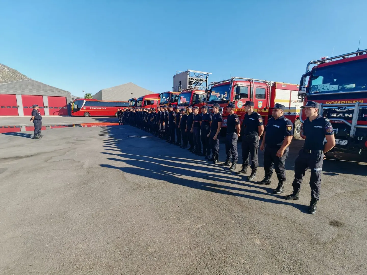 FOTO Pompierii români și-au încheiat cu succes misiunea de sprijin în Grecia pentru stingerea incendiilor