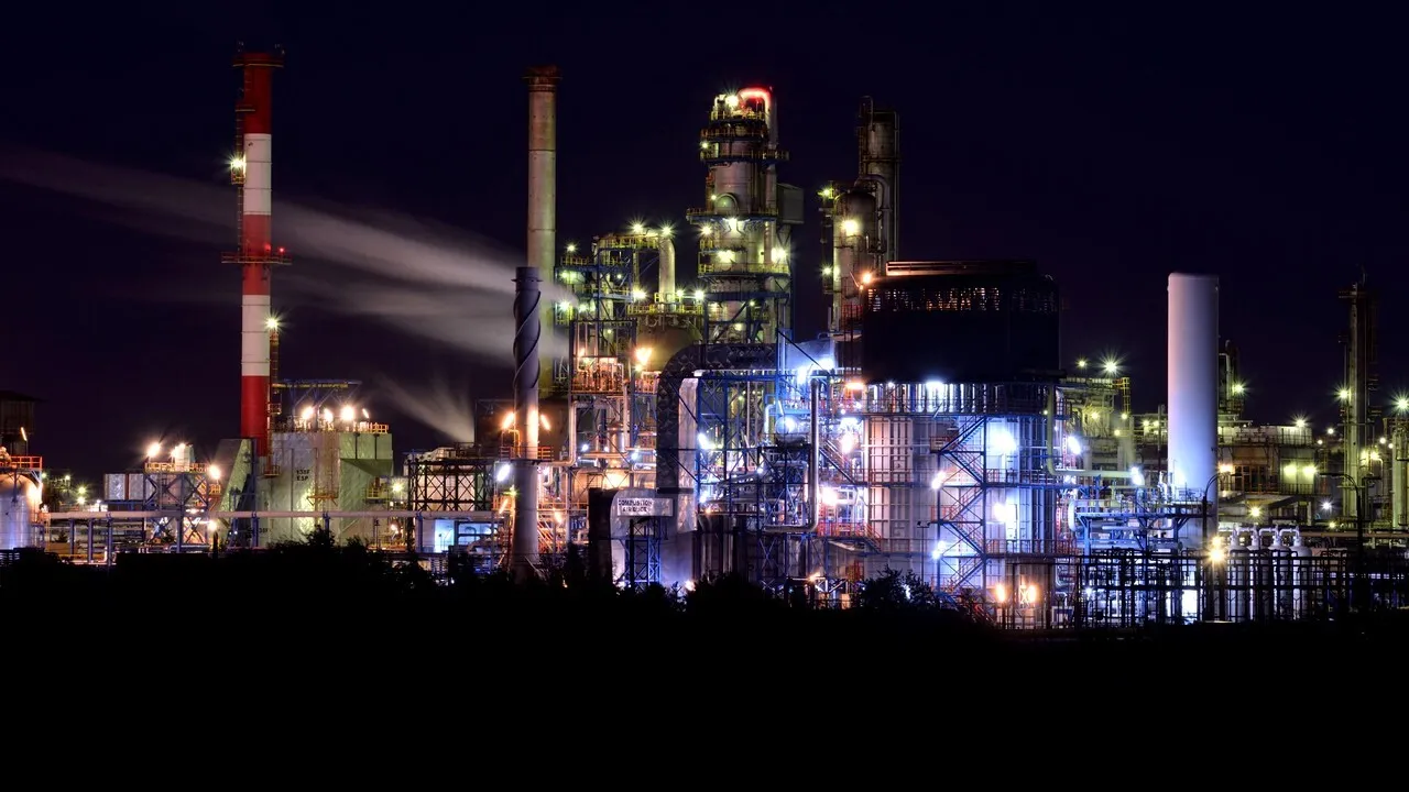 Rafinăriile Petromidia şi Vega intră în revizie tehnologică programată