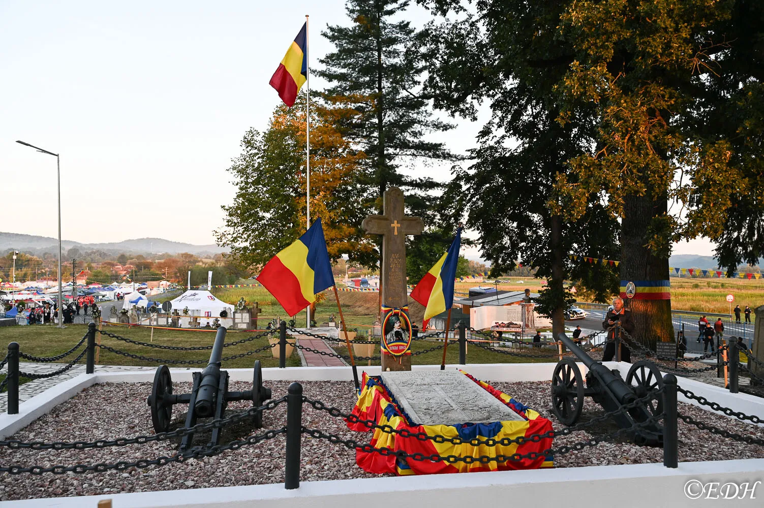 Mii de oameni au fost prezenţi la Serbările Naţionale de la Ţebea, dedicate memoriei lui Avram Iancu