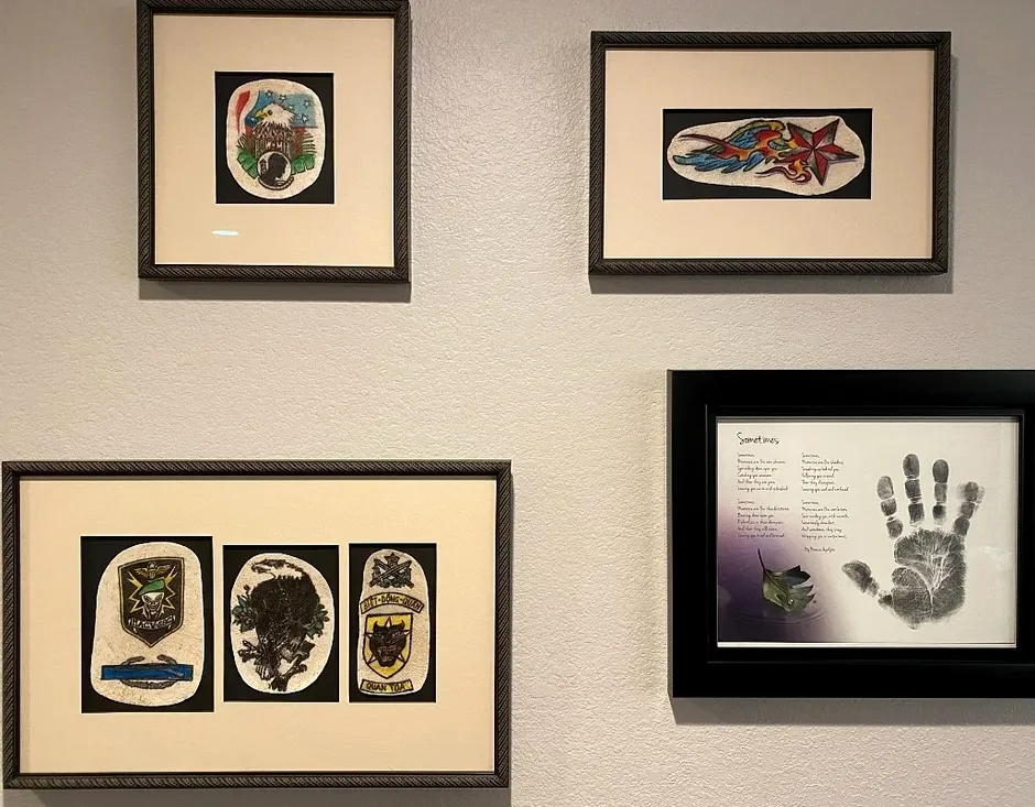 FOTO Ultima tendință în materie de servicii funerare: Pielea tatuată a mortului poate fi luată acasă și pusă pe perete