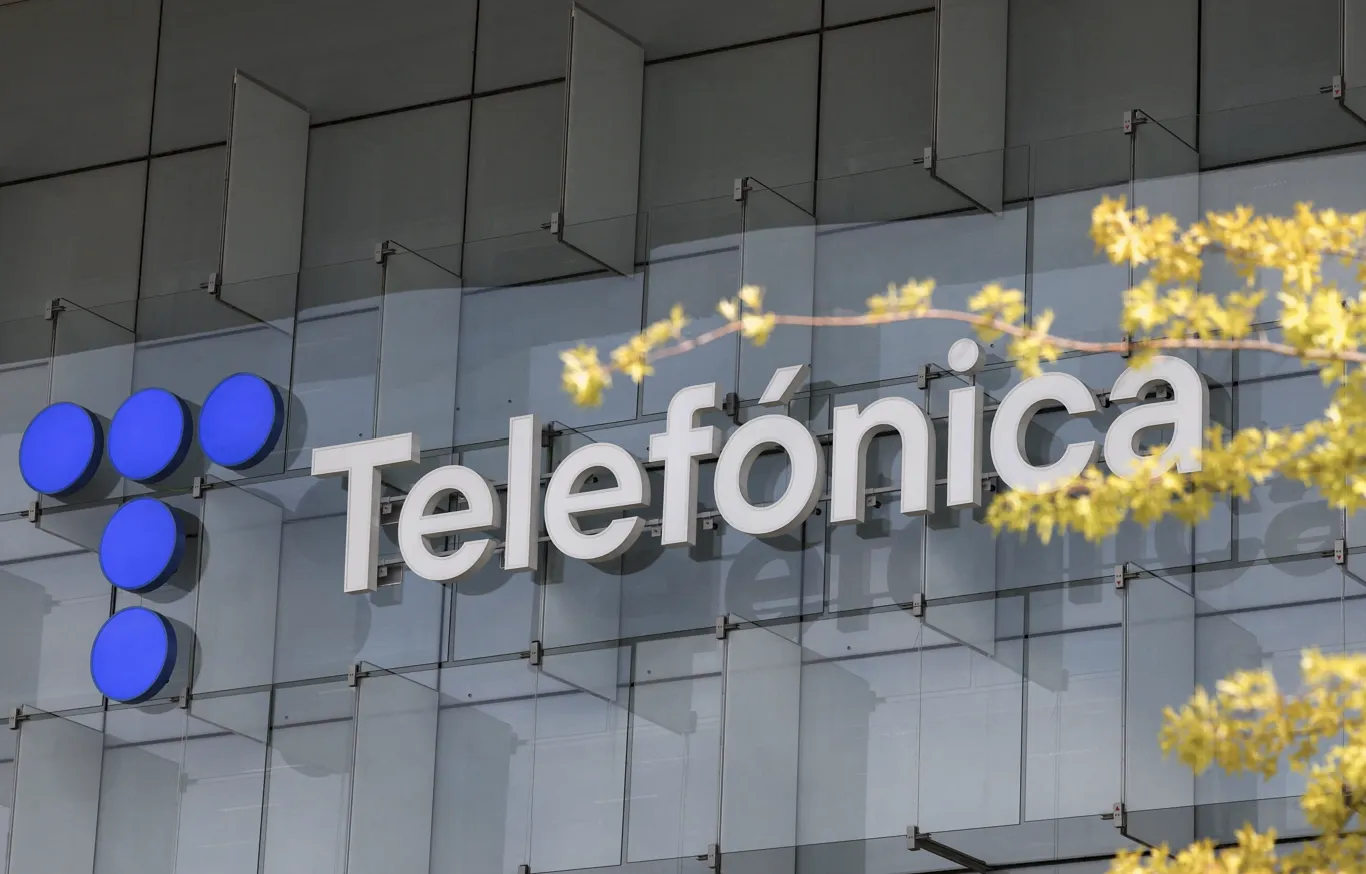 Telefonica se repoziționează: Vinde în America Latină și investește în Europa