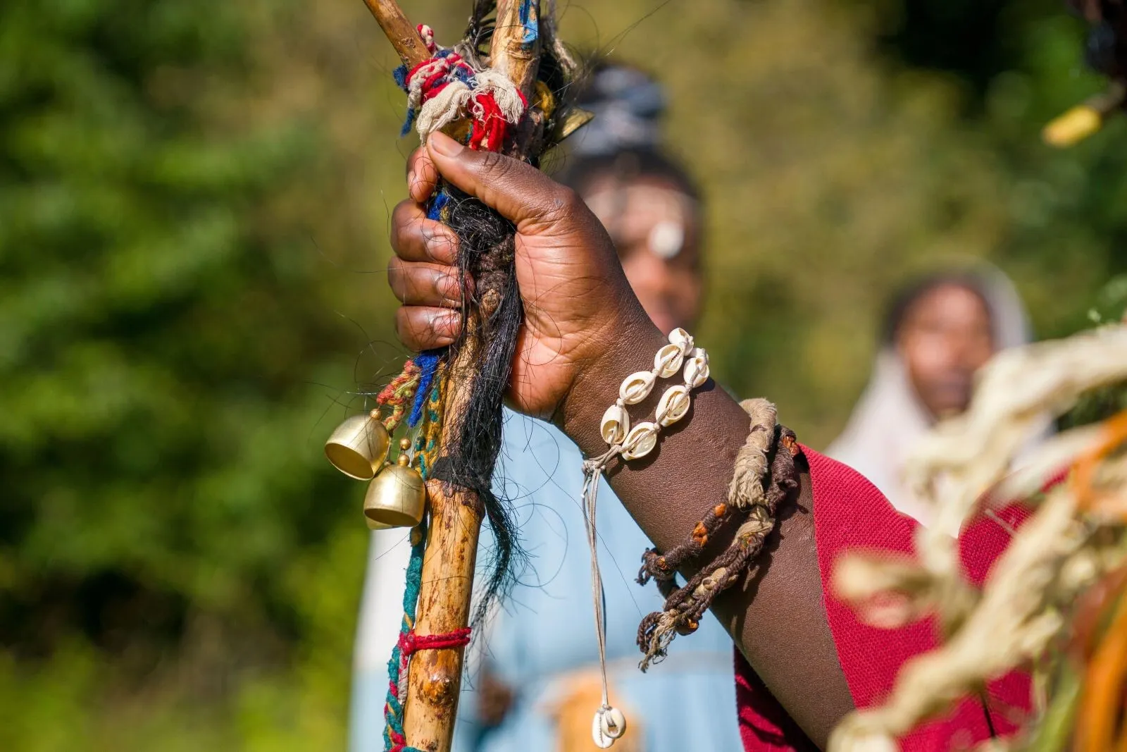 VIDEO FOTO Un 'trib african' stârnește controverse în Scoția, după ce s-a autoproclamat 'Regatul Kubala' - Povestea lor a devenit virală