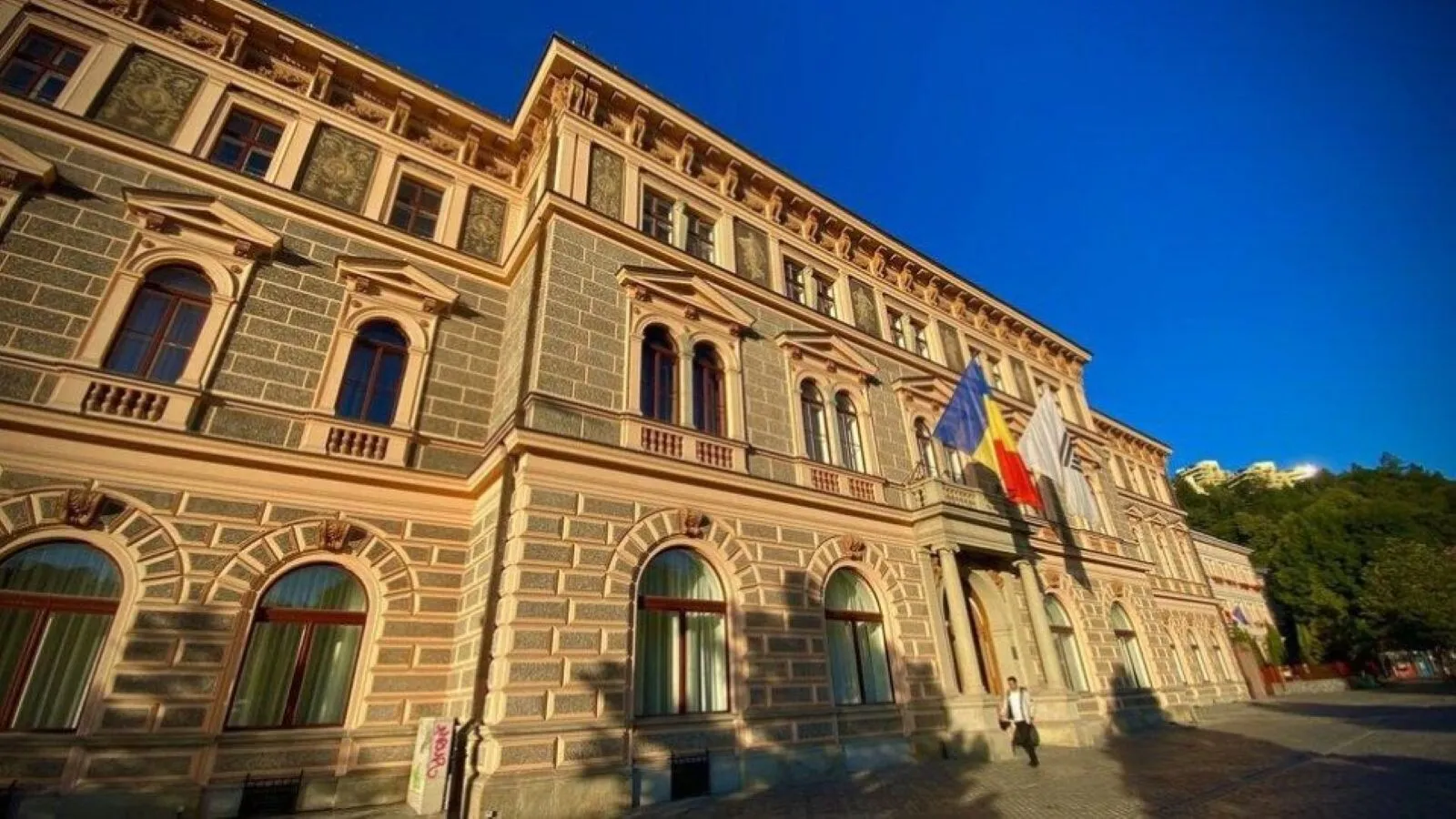 UniTBv nu mai acordă 100% gratuitate la cazare copiilor personalului din învăţământ şi orfanilor de un părinte