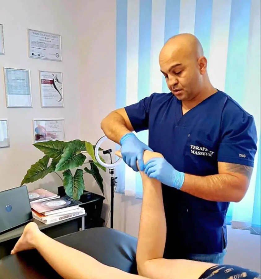 Fals kinetoterapeut din Bihor, acuzat că a agresat sexual două tinere în timpul 'ședințelor de tratament'