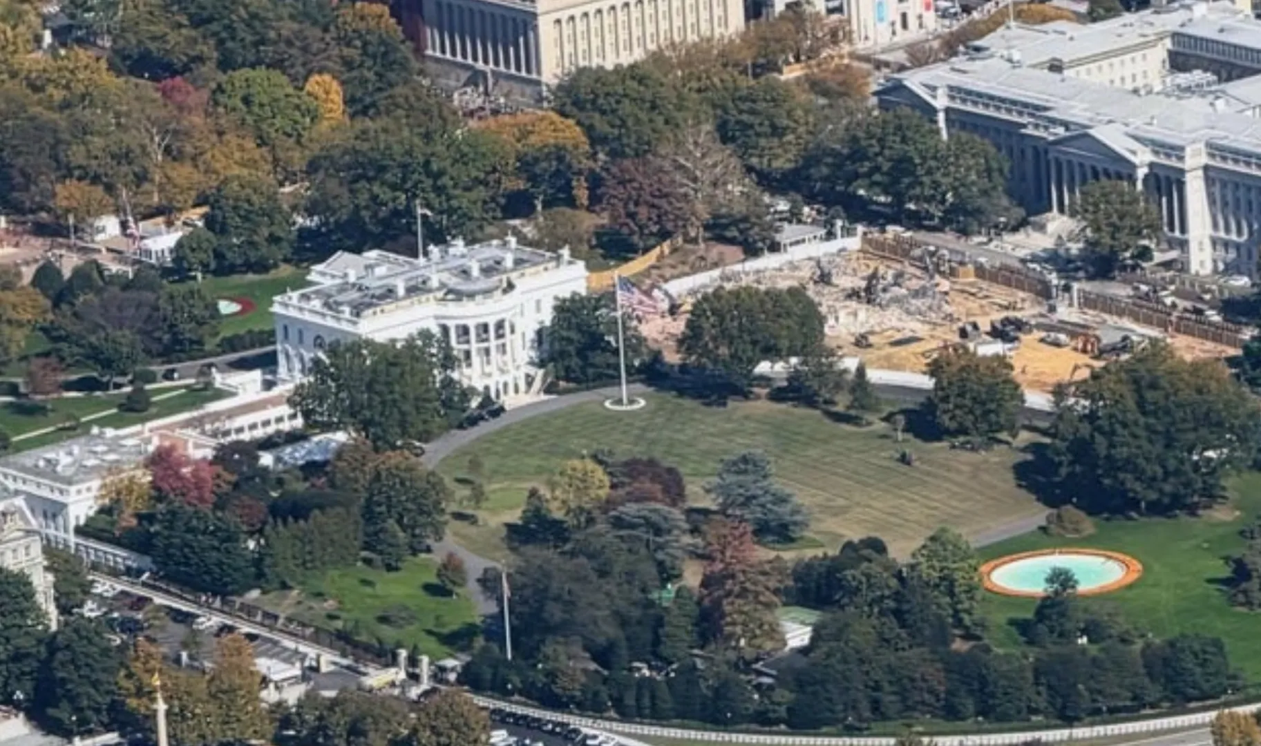 'Datorați americanilor o explicație!' O listă de companii-mamut, presate să răspundă pentru banii vărsați în ambiția arhitecturală a lui Trump